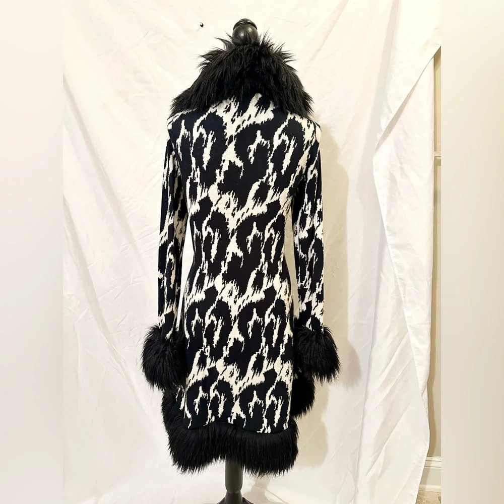 Betsey Johnson Super RARE Cruella Deville Faux Fur Penny Lane Coat M/L - Picture 4 of 14